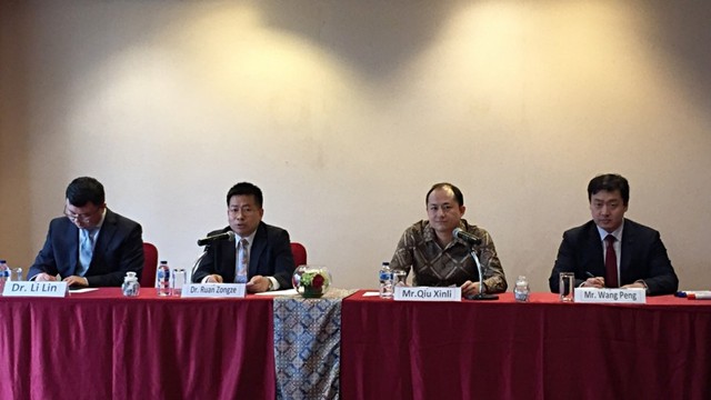 Diskusi Belt and Road Initiative dengan para akademisi China di JW Marriot Mega Kuninga Jaksel, Senin (24/6). Foto: Agaton/kumparan