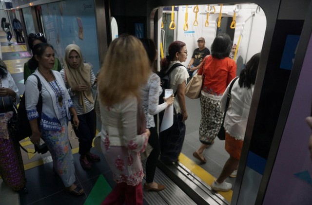 Selasa Berkebaya, Kridha Dhara (NOT COVER)