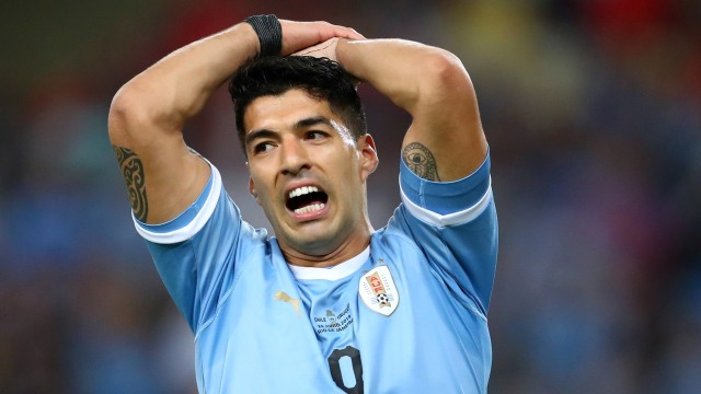 Kala Luis Suarez Membadut (523098)