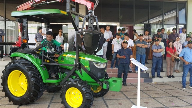 John Deere Luncurkan Traktor 6B Series di Pontianak (40671)