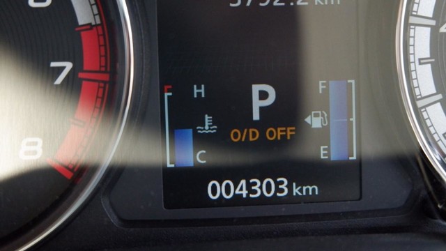 Indikator overdrive pada Nissan Livina terbaru Foto: Aditya Pratama Niagara/kumparan