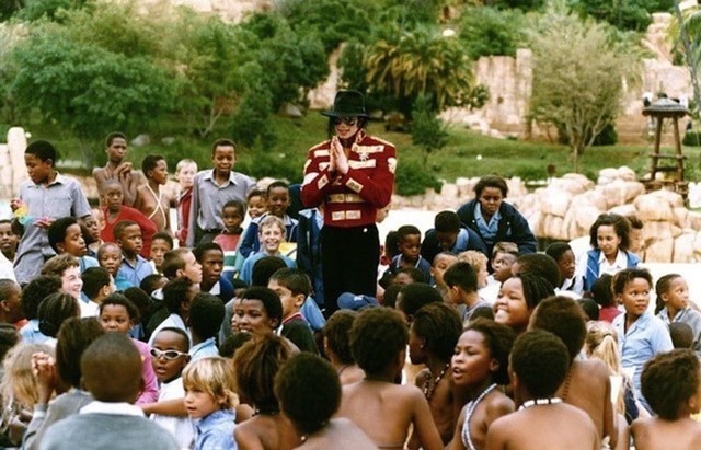 Foto: Mengenang Kisah Hidup Raja Pop Michael Jackson (56821)