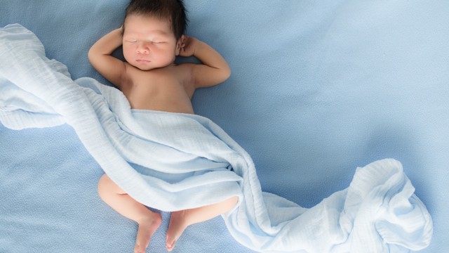 bayi laki-laki tidur Foto: Shutterstock