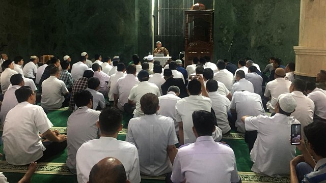 Felix Siauw saat ceramah di Masjid Fatahillah Balai Kota, Rabu (26/6). Foto: Moh Fajri/kumparan