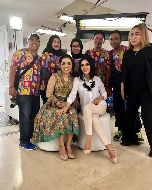 Syahrini bersama Soimah (NOT COVER)