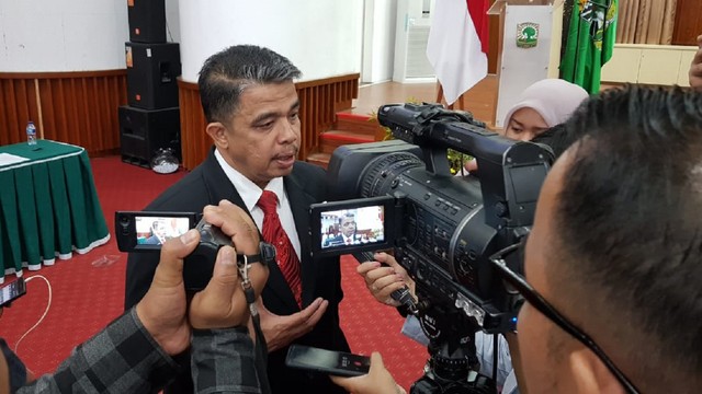 Profesor Yuliandri, Rektor Unand terpilih. (Heri)