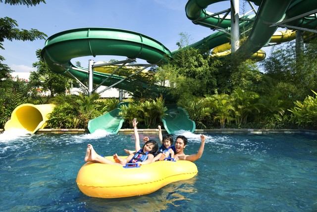 Wahana Aquatube di Waterbom PIK. Foto: Waterbom PIK