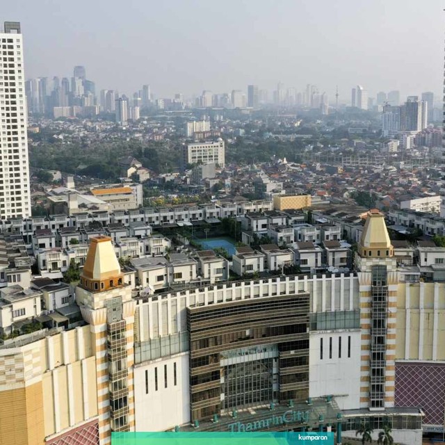 Foto udara suasana perumahan yang berada di atas mal Thamrin City, Jakarta, Rabu (26/6). Foto: ANTARA FOTO/Nova Wahyudi