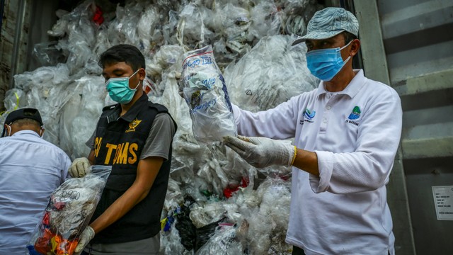 Pabrik Tahu  di Sidoarjo Pakai Sampah  Plastik dari  AS untuk 