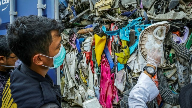 KONTEN SPESIAL, LIPSUS, SAMPAH KONTAINER DARI AS