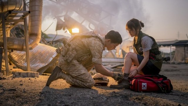 song-jong-ki-dan-song-hye-kyo-dalam-serial-descendants-of-the-suns_20170705_221237.jpg
