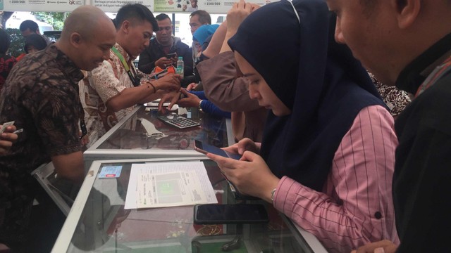 Situasi Lelang Emas di Pegadaian Pusat Kramat Jaya, Jakarta, Jumat (28/6). Foto: Nurul Nur Azizah/kumparan