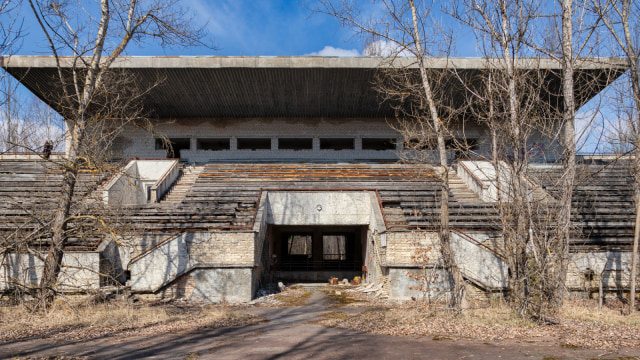 Puing-puing Avanhard Stadium di Pripyat. Foto: Shutterstock