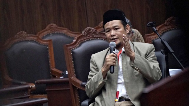 Setengah Hati Menangkan Gugatan Prabowo-Sandi (166122)