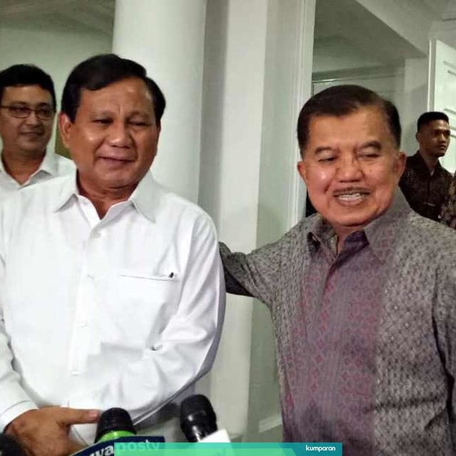 Prabowo Subianto saat bertemu di rumah dinas Jusuf Kalla. Foto: Kevin S/kumparan