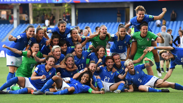 Timnas Italia merayakan kemenangan atas China. Foto: AFP/Pascal Guyot