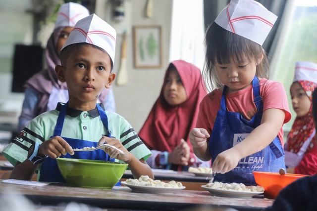 Serunya Anak  anak  Aceh Belajar Memasak Mengisi Libur 