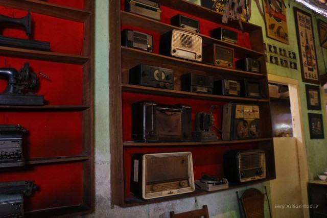 Rumah Makan Inggil, Resto Unik Berpadu Museum Benda Antik (582481)
