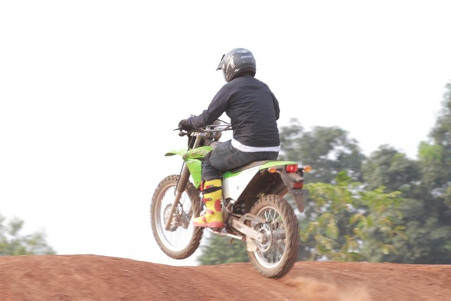 otomotif, test ride, Kawasaki, KLX 230, sepeda motor,