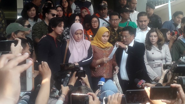 Fairuz A Rafiq di Polda Metro Jaya Foto: Ainul Qalbi/kumparan