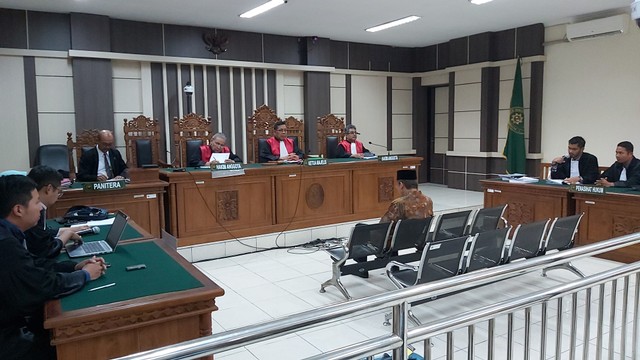 Sidang Wakil Ketua DPR RI Taufik Kurniawan di Pengadilan Tipikor Semarang Foto: Afiati Tsalitsati/kumparan.