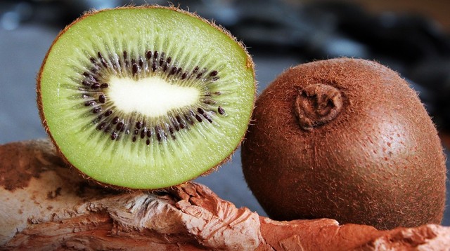 Sering Dibuang, 5 Bagian Buah-buahan Ini Justru Mengandung Banyak Nutrisi (4)