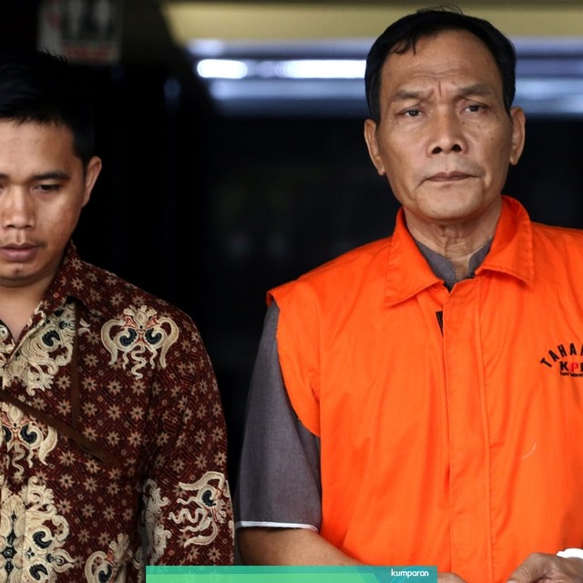 Mantan Hakim Pengadilan Negeri Balikpapan, Kayat (kanan). Foto: ANTARA FOTO/Rivan Awal Lingga