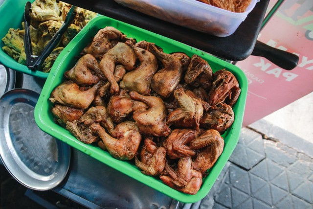 Mencicipi Lezatnya Ayam Bakar Manis Pak Yanto di Yogyakarta (2)