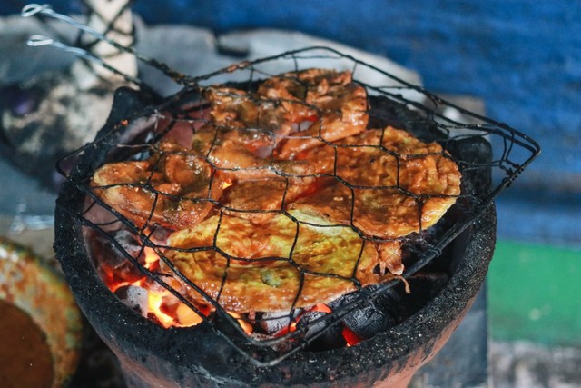 Mencicipi Lezatnya Ayam Bakar Manis Pak Yanto di Yogyakarta (3)