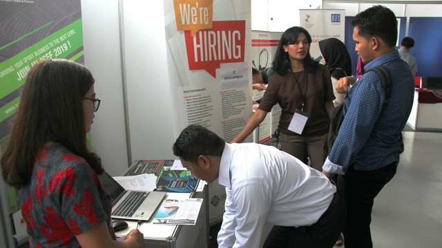 Ilustrasi mendaftar pekerjaan di expo. Foto: Nugroho Sejati/kumparan