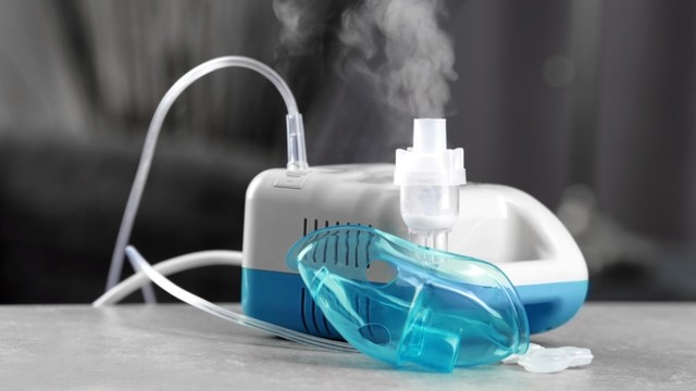 nebulizer untuk terapi inhalasi Foto: Shutterstock