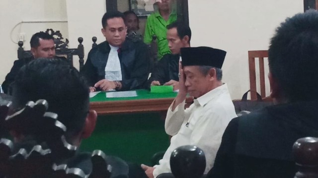 Dinilai Kooperatif, Qomar Tak Ditahan Usai Sidang Perdana