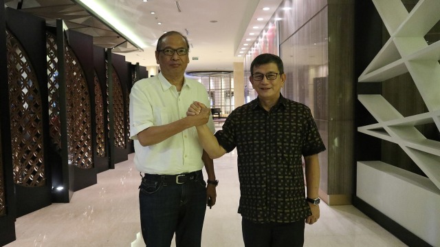 Rahim Soekasah (kiri) dan Doli Siregar (kanan), Calon Ketua dan Wakil Ketua Umum PSSI. Foto: Ferry Adi/kumparan