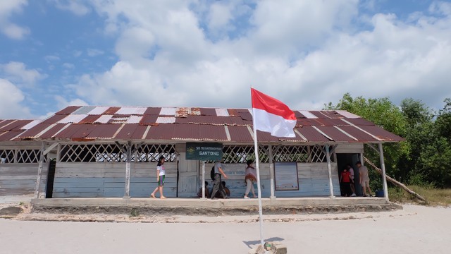 Replika SD Laskar Pelangi atau SD Muhammadiyah Gantong, Belitung. Foto: Bella Cynthia / kumparan