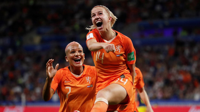 Timnas perempuan Belanda merayakan gol. Foto: REUTERS/Benoit Tessier