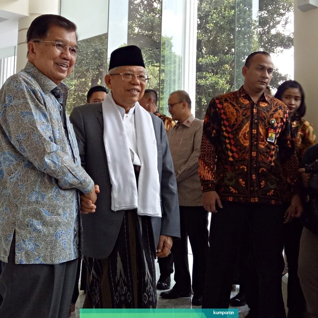 Cawapres terpilih K.H. Ma'ruf Amin saat menemui Wakil Presiden Jusuf Kalla, Kamis (4/7). Foto: Kevin S Kurnianto/kumparan