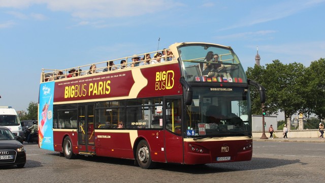 Bus Wisata di Paris, Perancis Foto: Flickr/paul green