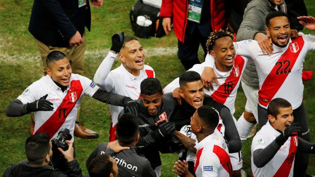 Timnas Peru merayakan keberhasilan mereka lolos ke final Copa America 2019. Foto: REUTERS/Luisa Gonzalez