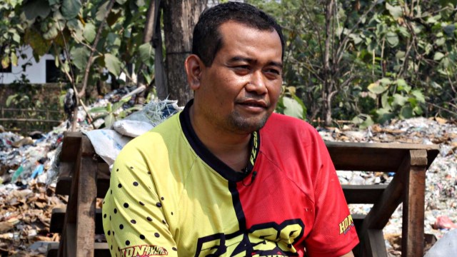 Lipsus sampah Impor, Edi Junaedi, warga Tamanmekar, Karawang yang menampung sampah impor