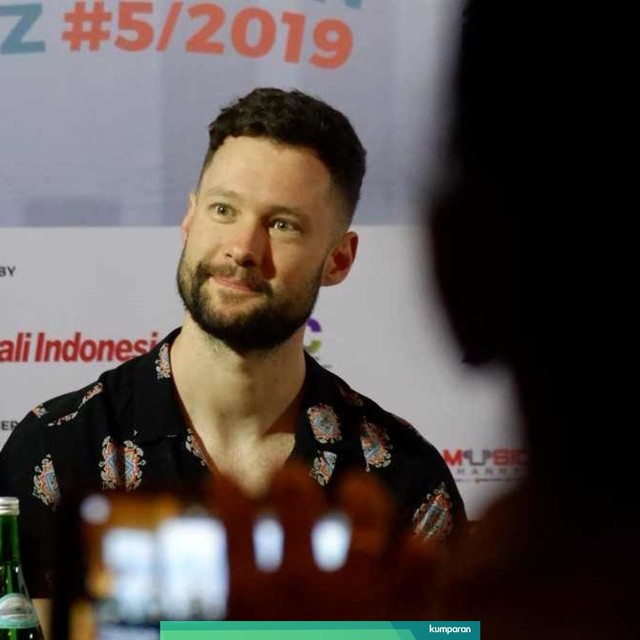 Musisi asal Inggris, Calum Scott dalam jumpa pers jelang konsernya di Prambanan Jazz Festival 2019, Kamis (4/7). Foto: Hazliansyah Hazliansyah/kumparan