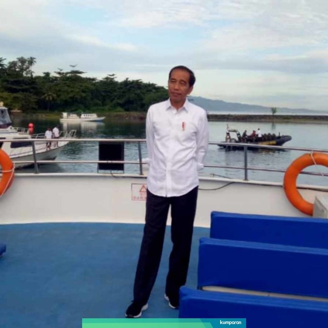 Presiden Joko Widodo saat mengunjungi Pulau Bunaken, Manado. Foto: Fahrian Saleh/kumparan