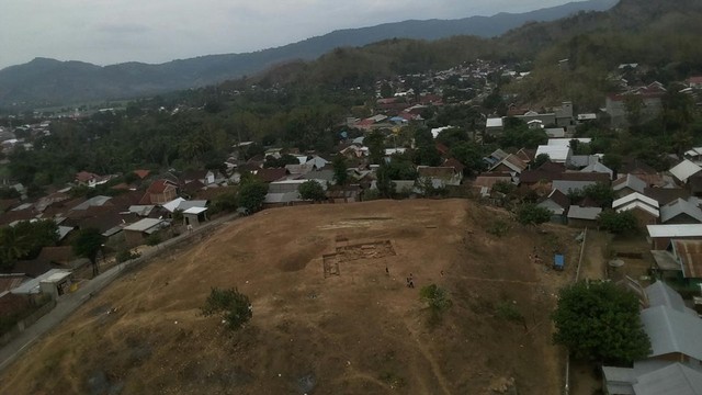 (Situs Doro Bata yang kian sempit karena dijadikan permukiman oleh warga setempat. Foto: Muhammad Safirah/Info Dompu)