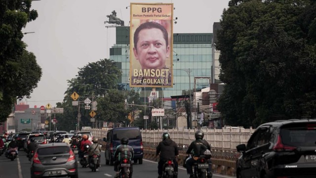 Baliho Bambang Soesatyo for Golkar di Mampang