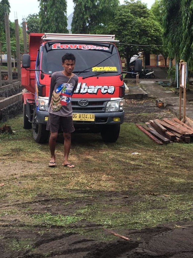 Cerita Rafdi, Anak Wakil Wali Kota Tidore yang Jadi Kuli Bangunan (9112)