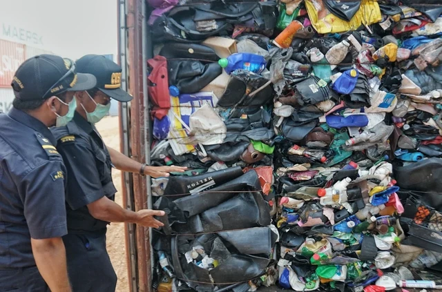 Wadah plastik impor di batam, amilia rosa.jpg