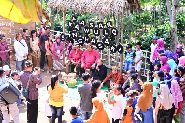 NUANSA KUNO: Situasi di Pasar Kawulo Singhasari, Minggu (7/7/2019). (Foto: Pasar Kawulo Singhasari untuk  Tugumalang.id)