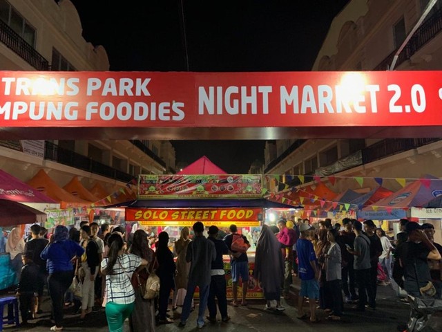Pintu masuk utama Lampung Foodies Night Market season 2 | Foto: Ale Jenes