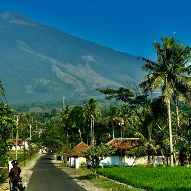 Unduh 65 Koleksi Gambar Gunung Ciremai  Gratis