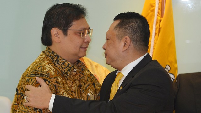 Airlangga Hartarto (kiri) bersama Bambang Soesatyo. Foto: Antara/Wahyu Putro A