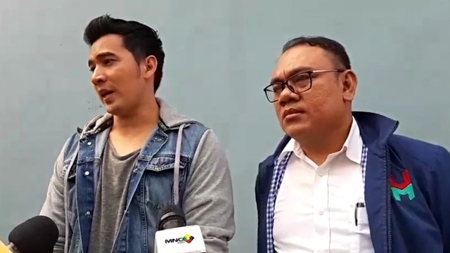 Ridho Illahi dan pengacara, Husendro. Foto: Ainul Qalbi/kumparan